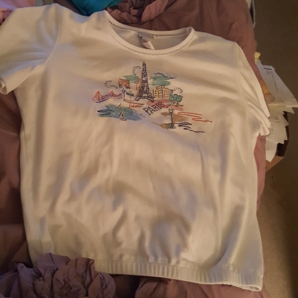 White Cotton Short Sleeve Top w Pic of Paris